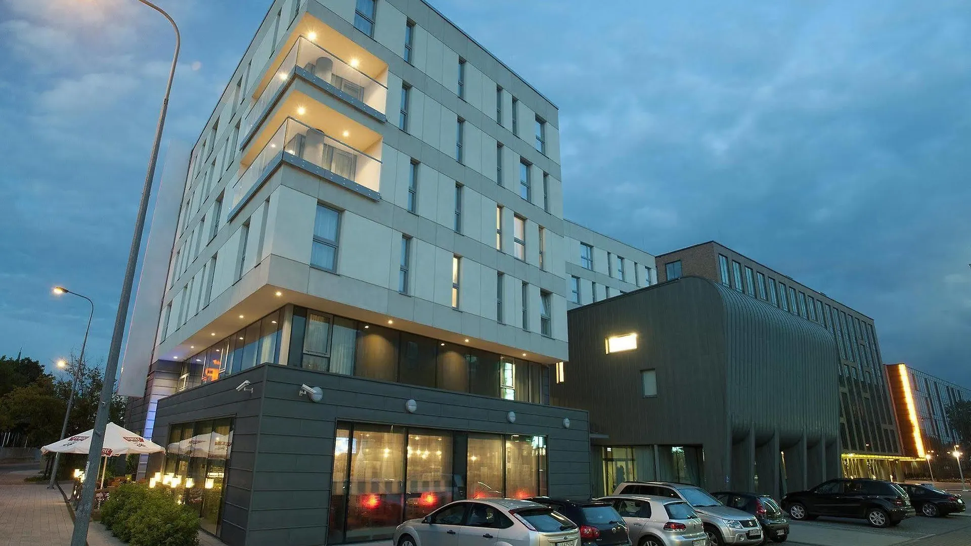 Hotel Arkon Park Gdansk- Destigo Hotels contacts